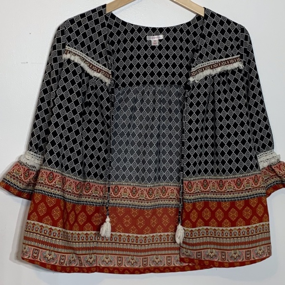 EUC Xhilaration kimono w/ lace‎ and ruffled sleeve